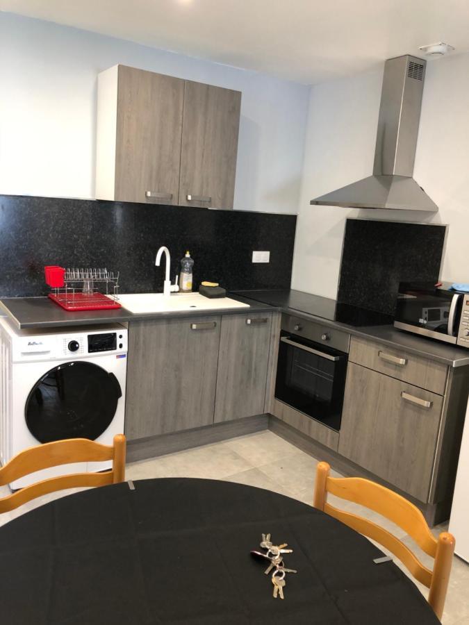 Appartement En Centre Ville อิแยร์ ภายนอก รูปภาพ