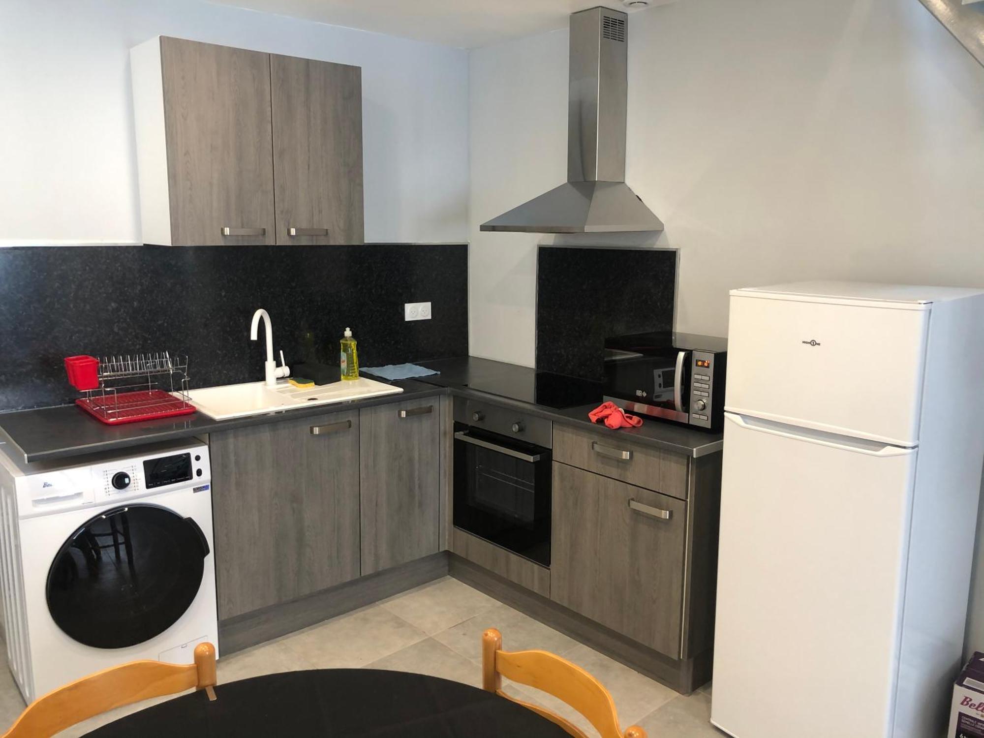 Appartement En Centre Ville อิแยร์ ภายนอก รูปภาพ